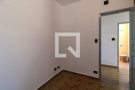 hall de acesso ao andar de cima com despensa de casa para alugar com 4 quartos, 140m² em Vila Moraes, São Paulo