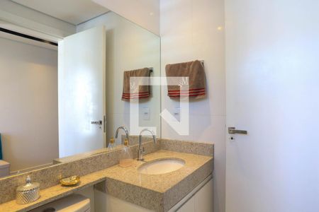 Quarto 1 - Banheiro  de apartamento à venda com 2 quartos, 72m² em Lourdes, Belo Horizonte