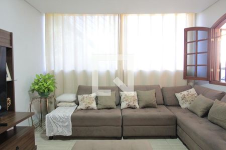 Sala de casa para alugar com 4 quartos, 100m² em Jaqueline, Belo Horizonte