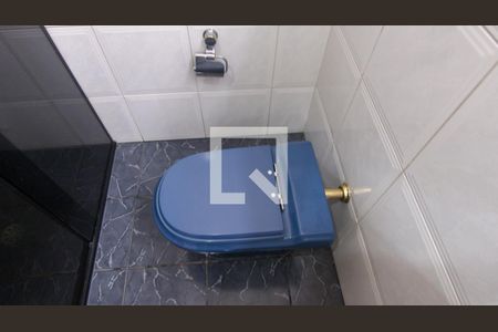 Casa à venda com 200m², 2 quartos e 2 vagas Casa à venda com 200m², 2 quartos e 2 vagasBanheiro