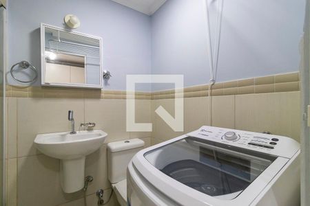 Banheiro de kitnet/studio para alugar com 1 quarto, 35m² em Centro, Campinas