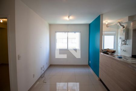 Sala de apartamento para alugar com 2 quartos, 46m² em Vila Carmosina, São Paulo