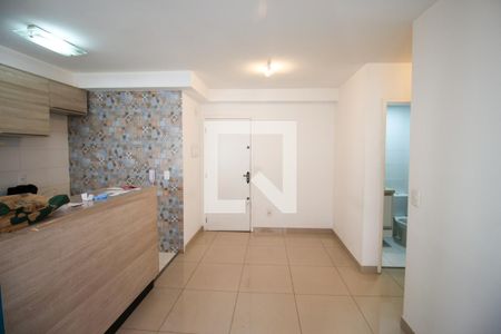 Sala de apartamento à venda com 2 quartos, 46m² em Vila Carmosina, São Paulo