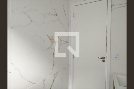 Apartamento à venda com 74m², 2 quartos e 2 vagas Apartamento à venda com 74m², 2 quartos e 2 vagasBanheiro da Suíte