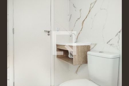 Apartamento à venda com 74m², 2 quartos e 2 vagas Apartamento à venda com 74m², 2 quartos e 2 vagasBanheiro da Suíte