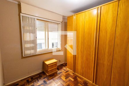 Quarto de kitnet/studio à venda com 1 quarto, 53m² em Paternon, Porto Alegre