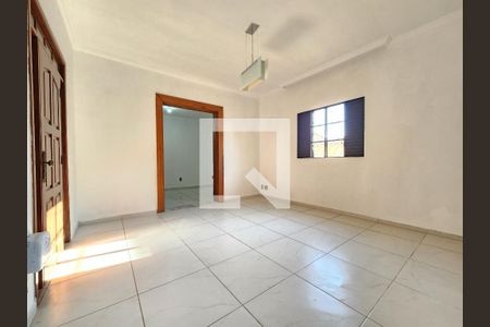 Sala de casa à venda com 3 quartos, 190m² em Esplanada, Belo Horizonte