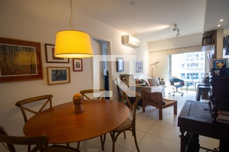 Sala de apartamento à venda com 1 quarto, 50m² em Recreio dos Bandeirantes, Rio de Janeiro