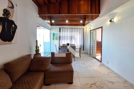 Sala de casa para alugar com 3 quartos, 150m² em Piratininga, Niterói