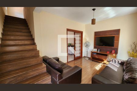 Sala de casa à venda com 3 quartos, 180m² em Vila Santa Maria, Jundiaí