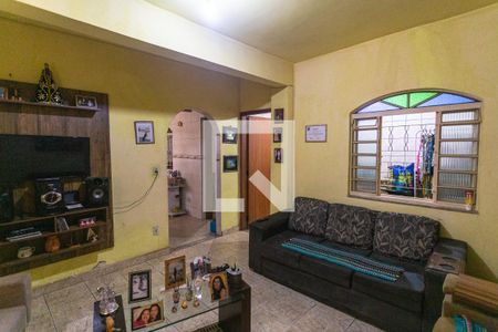 Sala de casa à venda com 2 quartos, 80m² em Ana Lucia , Belo Horizonte