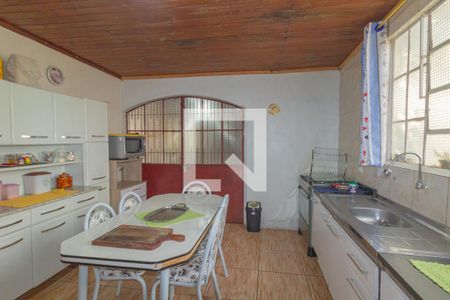 Cozinha - Torneira de casa à venda com 3 quartos, 180m² em Estância Velha, Canoas