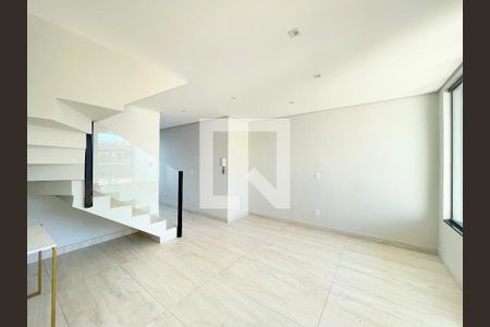 Sala de casa à venda com 3 quartos, 170m² em Parque Xangri-lá, Contagem