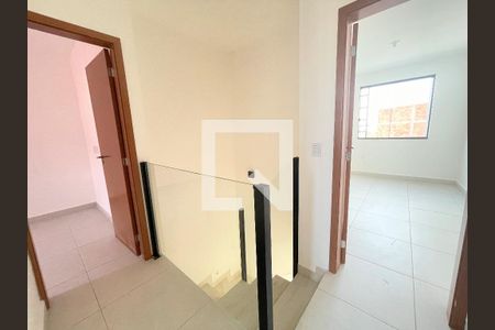 Hall mezanino de casa à venda com 3 quartos, 170m² em Parque Xangri-lá, Contagem