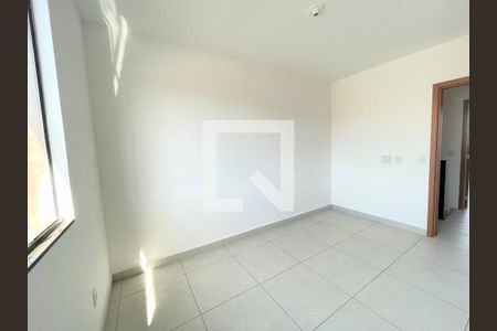 Suíte de casa à venda com 3 quartos, 170m² em Parque Xangri-lá, Contagem