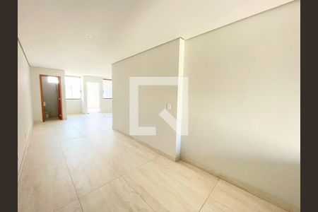 Sala de casa à venda com 3 quartos, 179m² em Parque Xangri-lá, Contagem