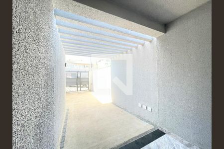 Vagas de garagem de casa à venda com 3 quartos, 179m² em Parque Xangri-lá, Contagem