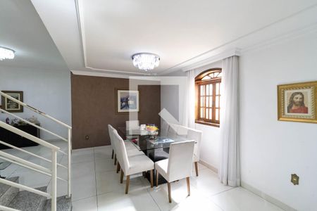 Sala de casa à venda com 4 quartos, 500m² em Copacabana, Belo Horizonte