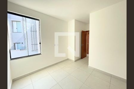 Quarto de casa à venda com 3 quartos, 167m² em Parque Xangri-lá, Contagem