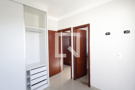 Quarto 2 - Suíte de apartamento para alugar com 2 quartos, 60m² em Saraiva, Uberlândia