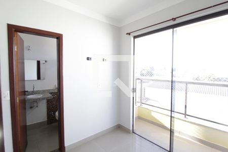 Banheiro do Quarto 2 de apartamento para alugar com 2 quartos, 60m² em Saraiva, Uberlândia