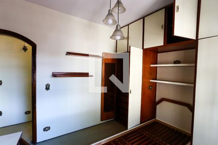 quarto 1 de casa para alugar com 4 quartos, 280m² em Jardim Rosa Maria, São Paulo