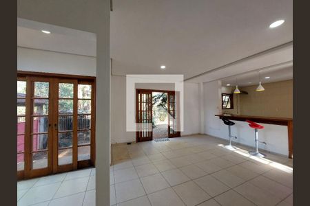 Sala de casa para alugar com 4 quartos, 150m² em Parque do Castelo, São Paulo