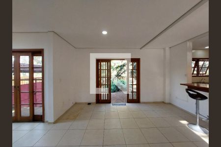 Sala de casa para alugar com 4 quartos, 150m² em Parque do Castelo, São Paulo