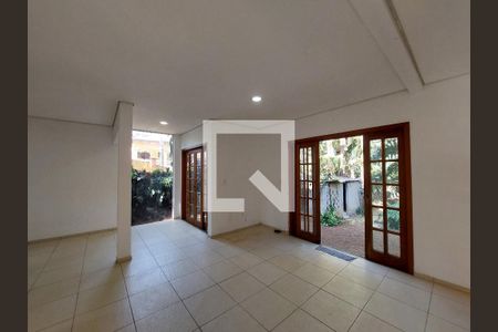 Sala de casa para alugar com 4 quartos, 150m² em Parque do Castelo, São Paulo