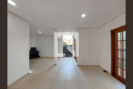 Sala de casa para alugar com 4 quartos, 150m² em Parque do Castelo, São Paulo