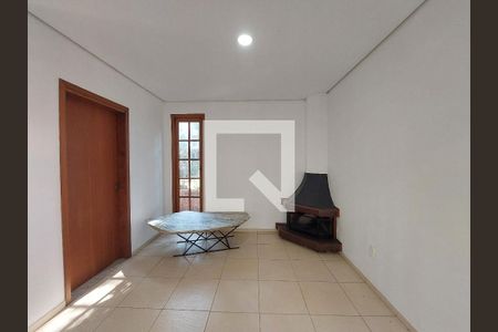 Sala de casa para alugar com 4 quartos, 150m² em Parque do Castelo, São Paulo