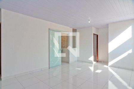 Sala de casa para alugar com 2 quartos, 70m² em Vila Iório, São Paulo