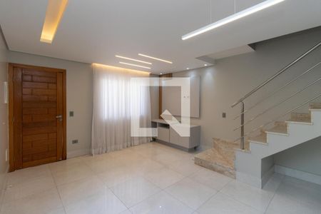 Sala de casa à venda com 3 quartos, 100m² em Vila Nivi, São Paulo