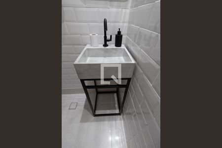 Lavabo de casa à venda com 3 quartos, 100m² em Vila Nivi, São Paulo