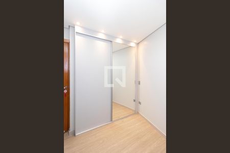 Detalhe do Quarto 1 de casa à venda com 3 quartos, 100m² em Vila Nivi, São Paulo