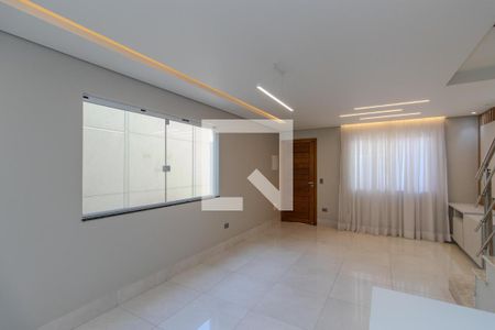 Sala de casa à venda com 3 quartos, 100m² em Vila Nivi, São Paulo