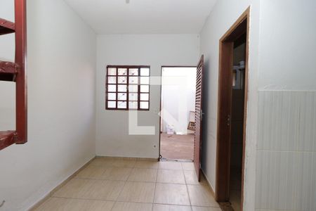 Sala de casa para alugar com 2 quartos, 50m² em Parque Ribeirao Preto, Ribeirão Preto