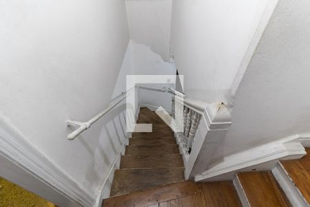 Casa à venda com 80m², 3 quartos e 1 vaga Casa à venda com 80m², 3 quartos e 1 vagaEscada