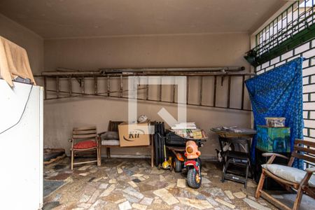 Casa à venda com 240m², 4 quartos e 4 vagas Casa à venda com 240m², 4 quartos e 4 vagasGaragem