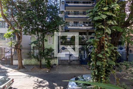 Casa à venda com 240m², 4 quartos e 4 vagas Casa à venda com 240m², 4 quartos e 4 vagasQuarto 2 Varanda Vista