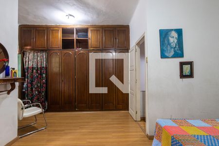 Casa à venda com 240m², 4 quartos e 4 vagas Casa à venda com 240m², 4 quartos e 4 vagasQuarto 2