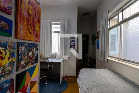 Casa à venda com 240m², 4 quartos e 4 vagas Casa à venda com 240m², 4 quartos e 4 vagasQuarto 4