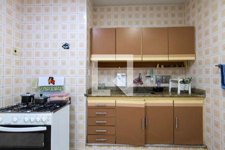 Casa à venda com 240m², 4 quartos e 4 vagas Casa à venda com 240m², 4 quartos e 4 vagasCozinha