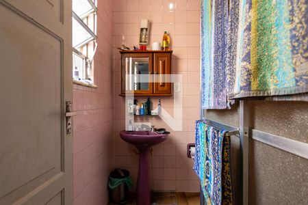 Casa à venda com 240m², 4 quartos e 4 vagas Casa à venda com 240m², 4 quartos e 4 vagasBanheiro Suite