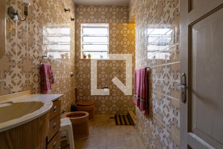 Casa à venda com 240m², 4 quartos e 4 vagas Casa à venda com 240m², 4 quartos e 4 vagasBanheiro Social