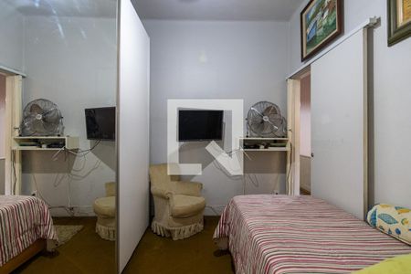 Casa à venda com 240m², 4 quartos e 4 vagas Casa à venda com 240m², 4 quartos e 4 vagasQuarto 3