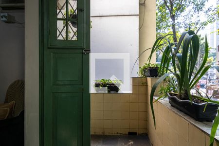 Casa à venda com 240m², 4 quartos e 4 vagas Casa à venda com 240m², 4 quartos e 4 vagasQuarto 2 Varanda