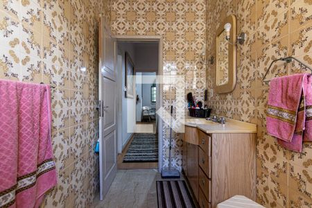 Casa à venda com 240m², 4 quartos e 4 vagas Casa à venda com 240m², 4 quartos e 4 vagasBanheiro Social