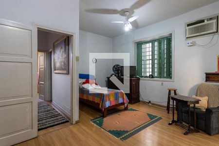 Casa à venda com 240m², 4 quartos e 4 vagas Casa à venda com 240m², 4 quartos e 4 vagasQuarto 2