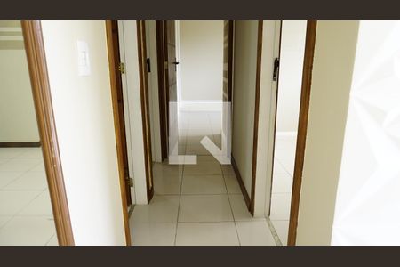 Hall - Quartos de apartamento à venda com 3 quartos, 82m² em Jacarepaguá, Rio de Janeiro